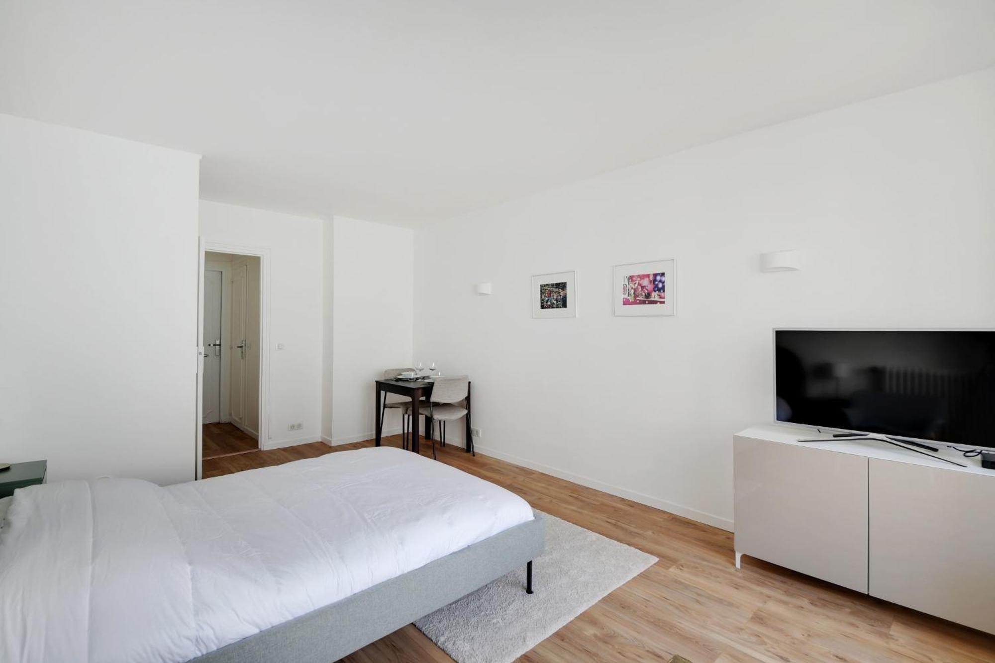 Bright Studio For 2 - Champs-Elysees Paris Bagian luar foto
